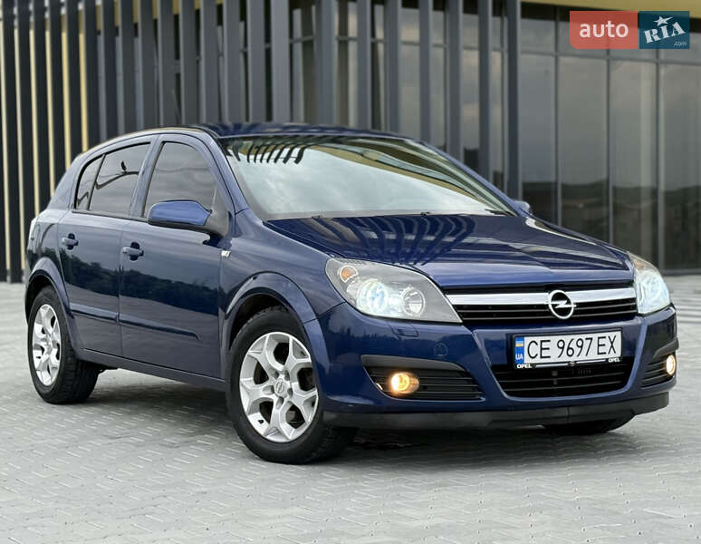 Хэтчбек Opel Astra 2006 в Черновцах
