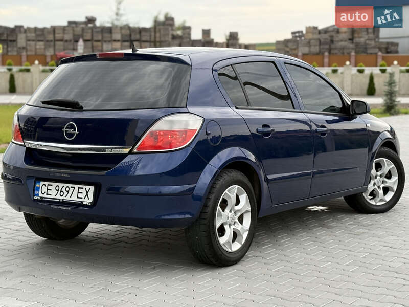 Хэтчбек Opel Astra 2006 в Черновцах