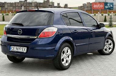 Хэтчбек Opel Astra 2006 в 