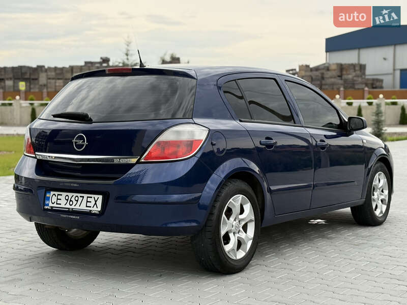 Хэтчбек Opel Astra 2006 в Черновцах