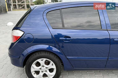 Хэтчбек Opel Astra 2006 в 