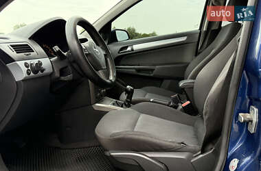 Хэтчбек Opel Astra 2006 в 