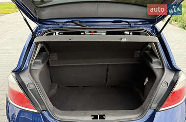 Хэтчбек Opel Astra 2006 в 