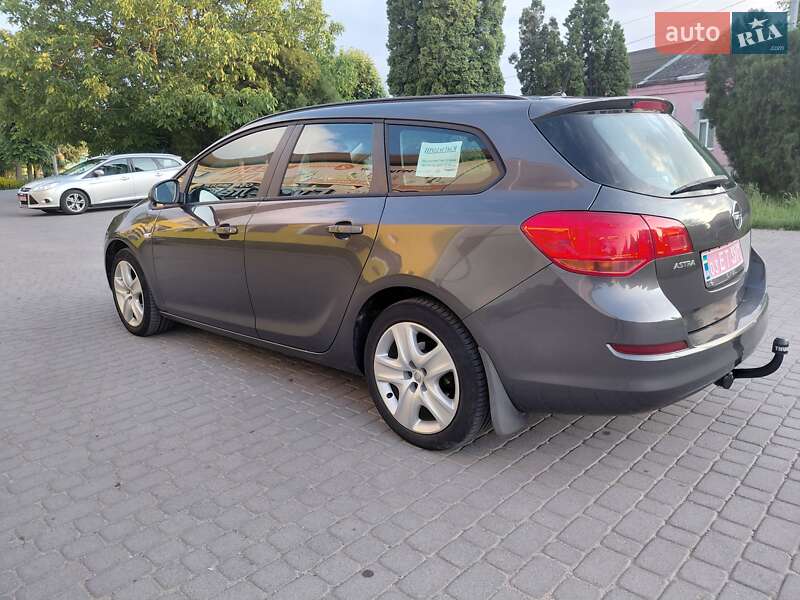 Універсал Opel Astra 2011 в Вінниці