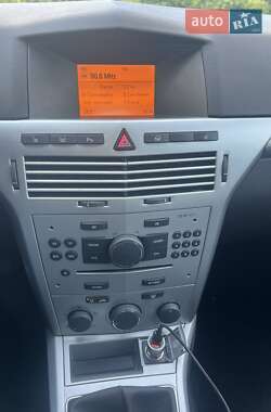 Универсал Opel Astra 2009 в 