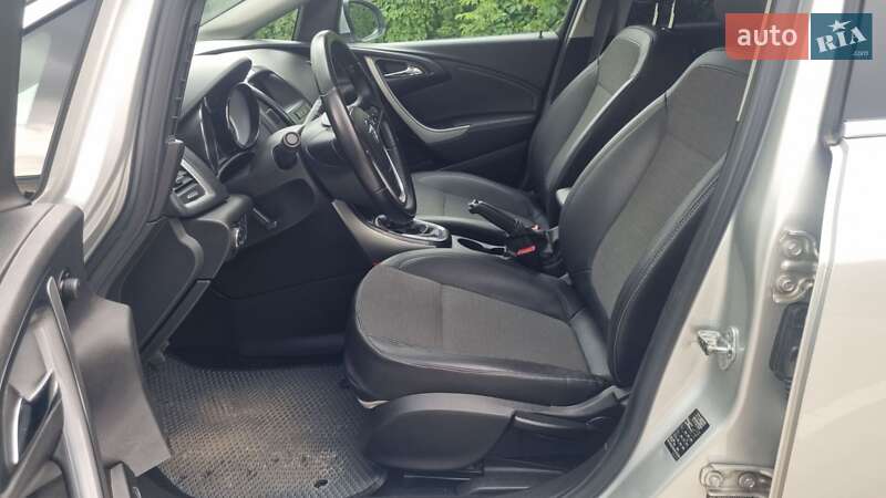 Універсал Opel Astra 2014 в Луцьку