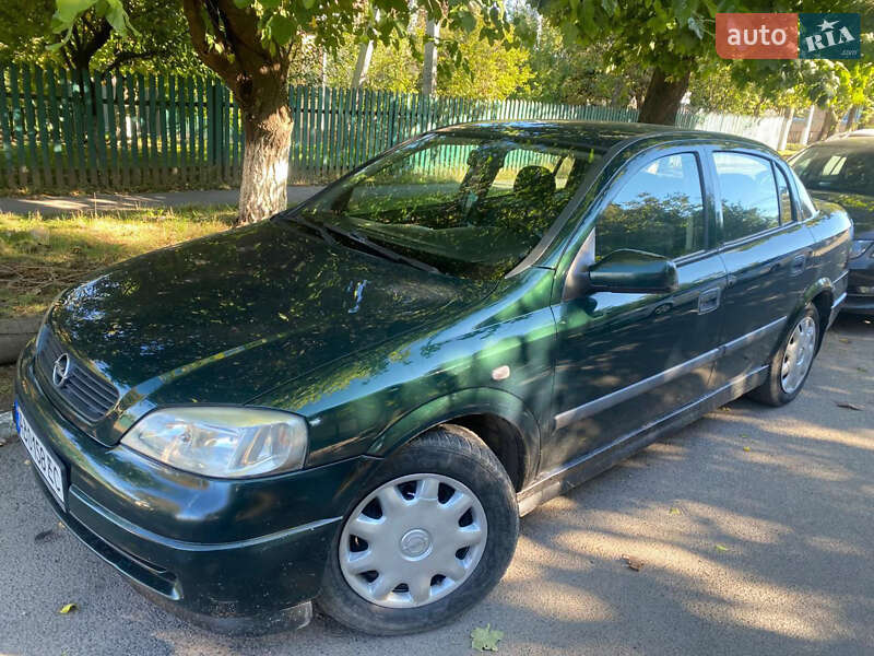 Седан Opel Astra 2000 в Гайсине