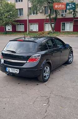 Хэтчбек Opel Astra 2012 в 