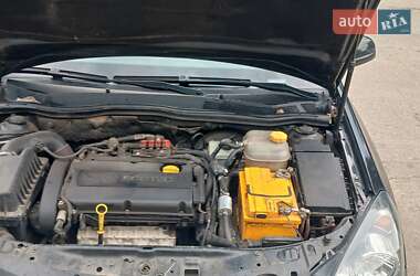 Хэтчбек Opel Astra 2012 в 