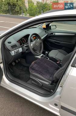 Универсал Opel Astra 2006 в 