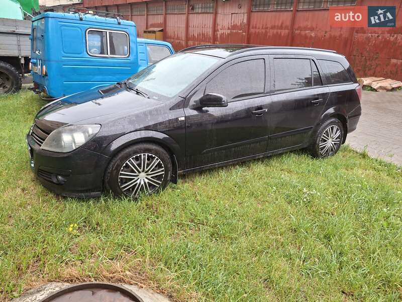 Универсал Opel Astra 2005 в Львове