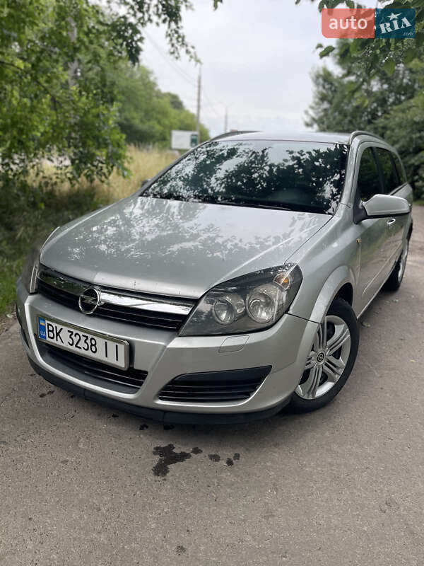 Универсал Opel Astra 2005 в Ровно