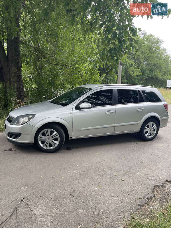 Универсал Opel Astra 2005 в Ровно