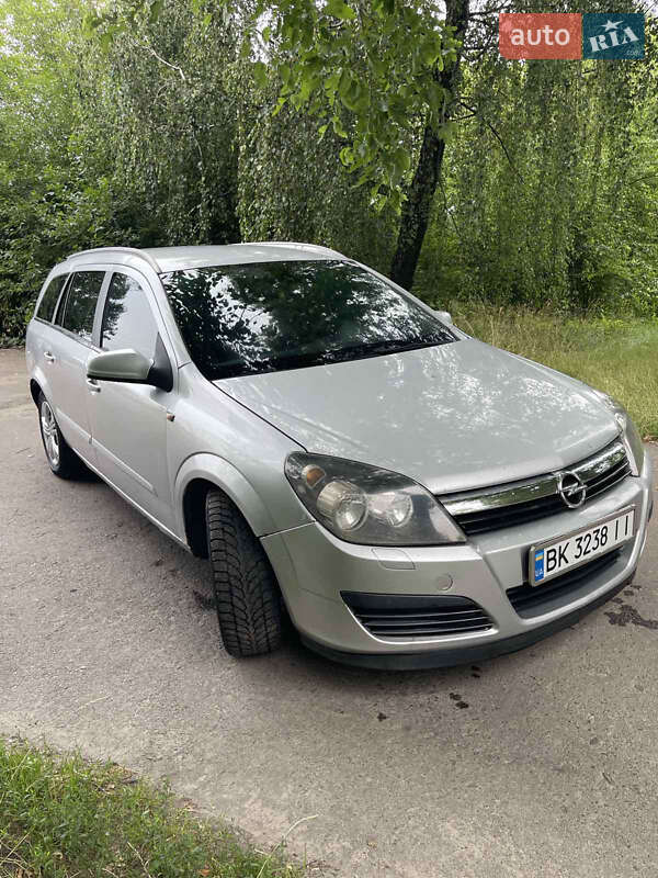 Универсал Opel Astra 2005 в Ровно