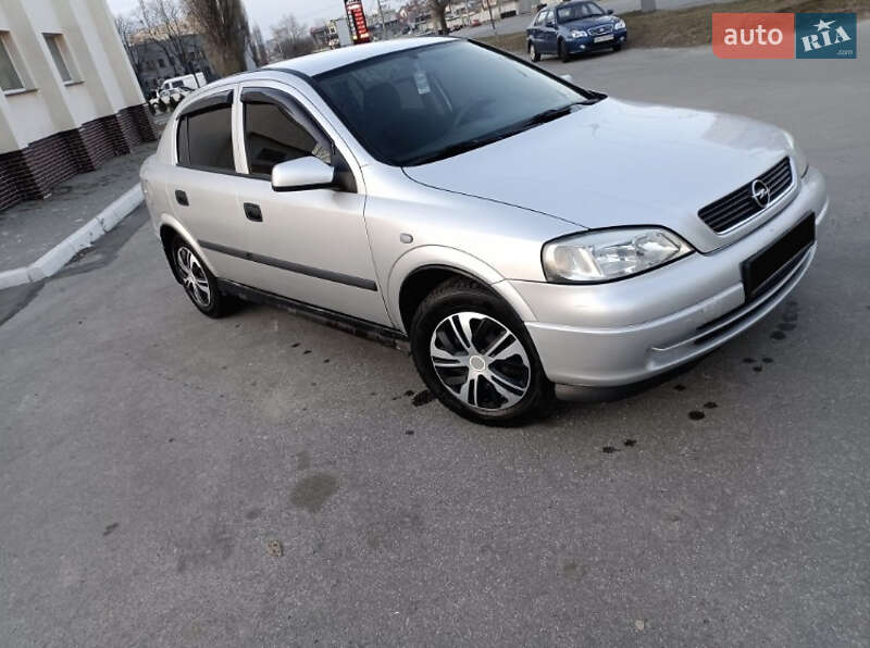 Opel Astra 2004