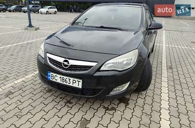Хэтчбек Opel Astra 2011 в 