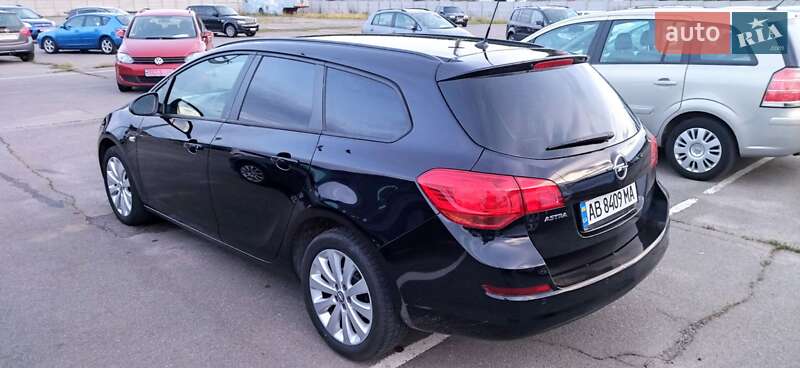 Универсал Opel Astra 2010 в Виннице