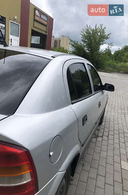 Хэтчбек Opel Astra 1998 в 