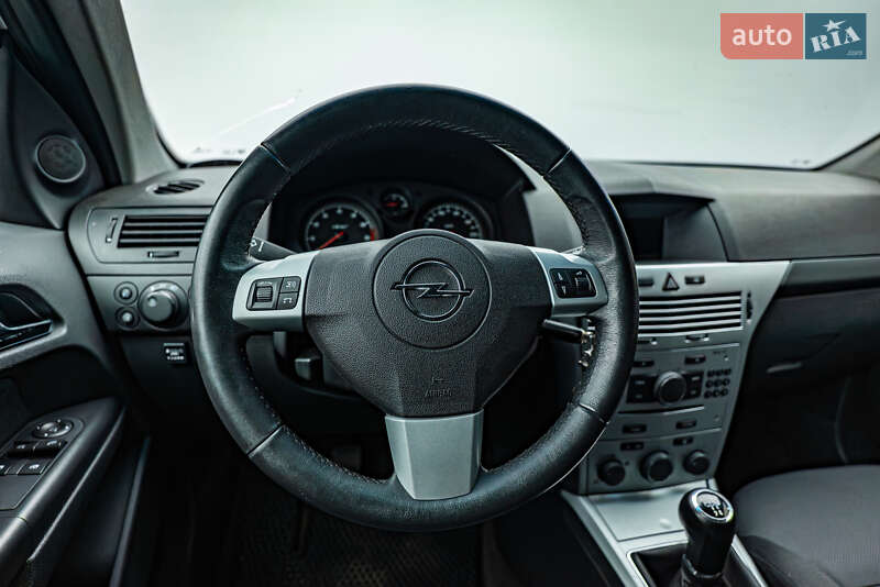 Хетчбек Opel Astra 2012 в Києві
