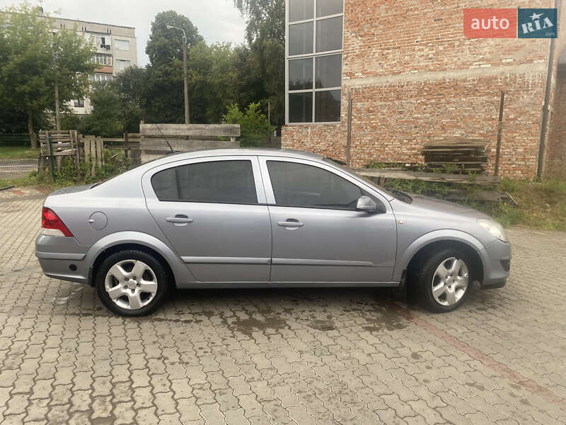 Седан Opel Astra 2008 в Калуше
