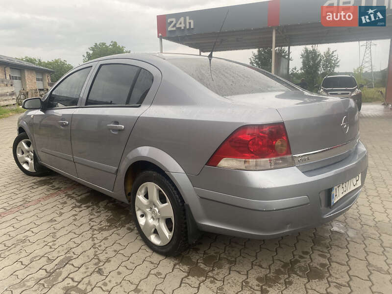 Седан Opel Astra 2008 в Калуше