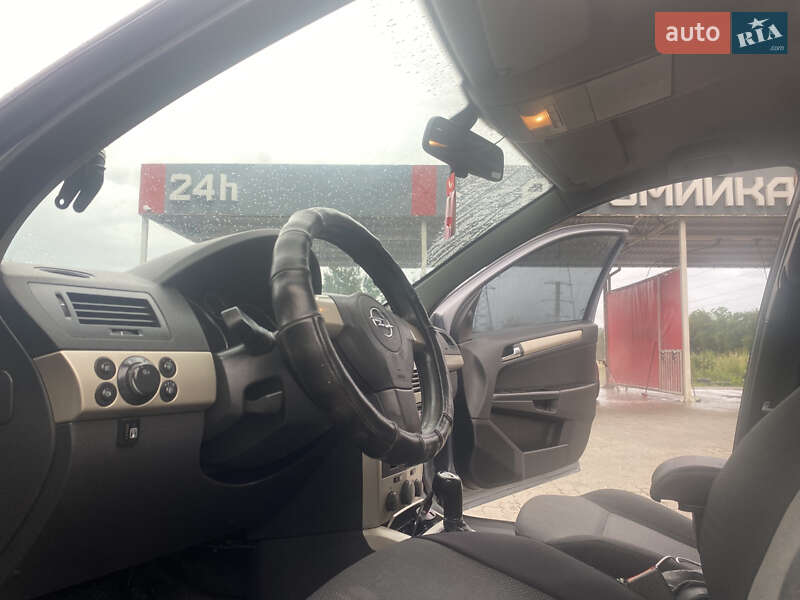 Седан Opel Astra 2008 в Калуше