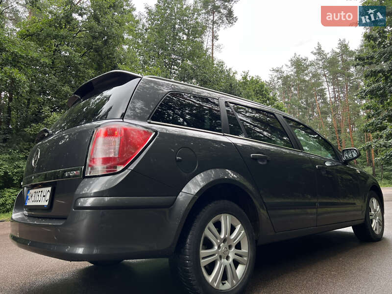Универсал Opel Astra 2009 в Житомире