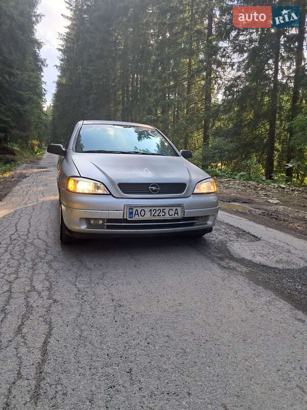 Универсал Opel Astra 2005 в Городке