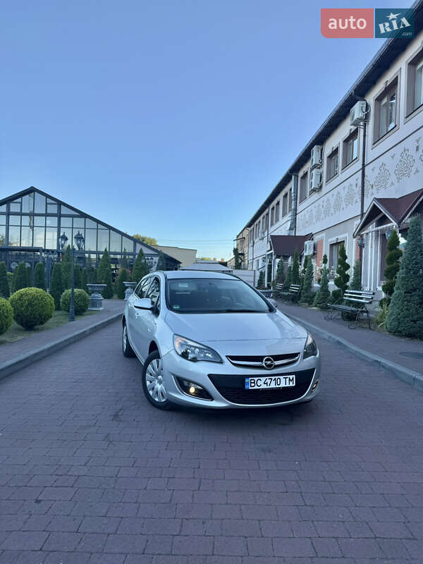 Универсал Opel Astra 2013 в 