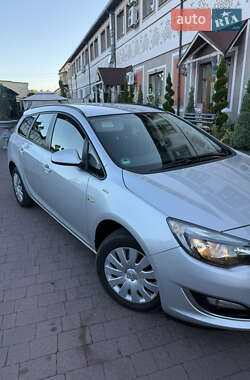 Универсал Opel Astra 2013 в 