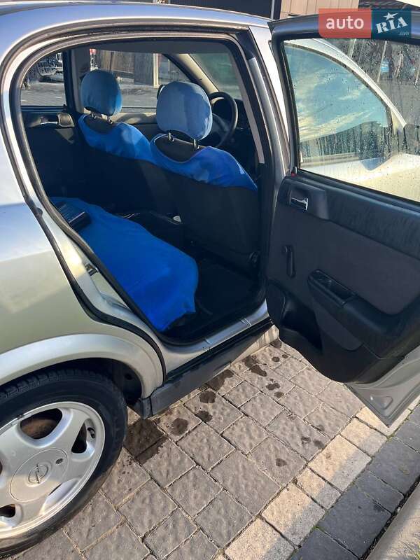Седан Opel Astra 2005 в Ужгороде