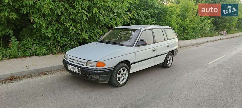 Универсал Opel Astra 1992 в 