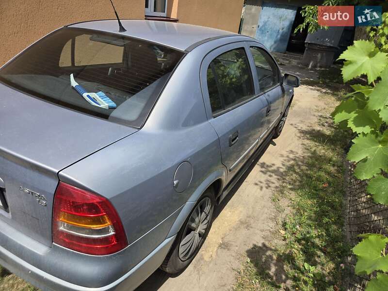 Седан Opel Astra 2000 в Львові