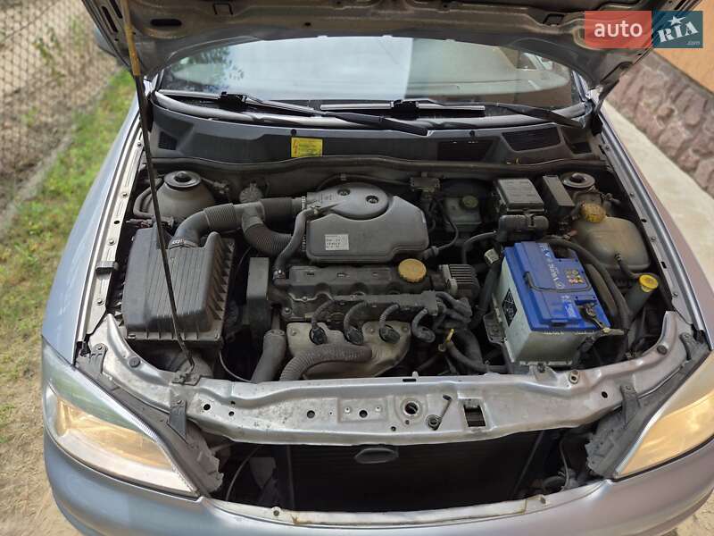 Седан Opel Astra 2000 в Львові