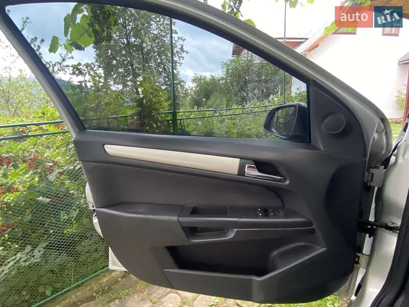 Универсал Opel Astra 2007 в Делятине