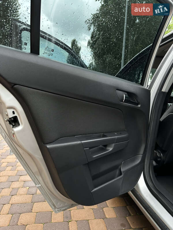 Хэтчбек Opel Astra 2005 в Броварах