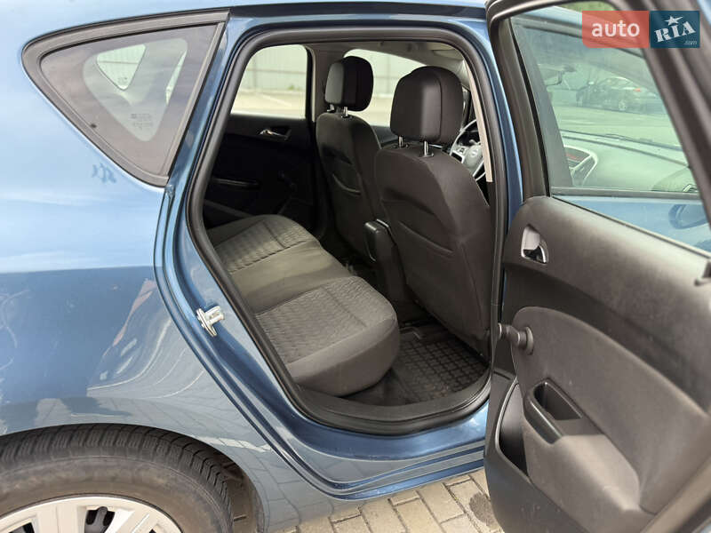 Хетчбек Opel Astra 2013 в Луцьку