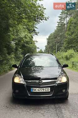 Универсал Opel Astra 2008 в Радивилове