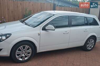 Универсал Opel Astra 2010 в 