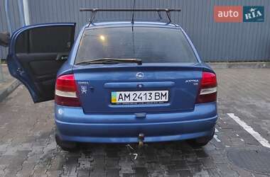 Хэтчбек Opel Astra 2002 в 