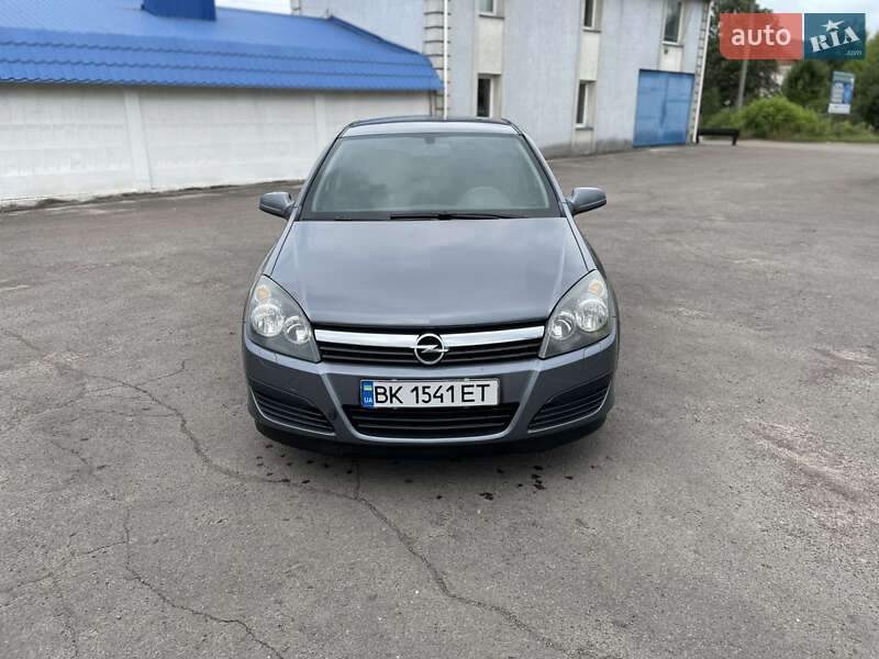 Хэтчбек Opel Astra 2006 в Радивилове