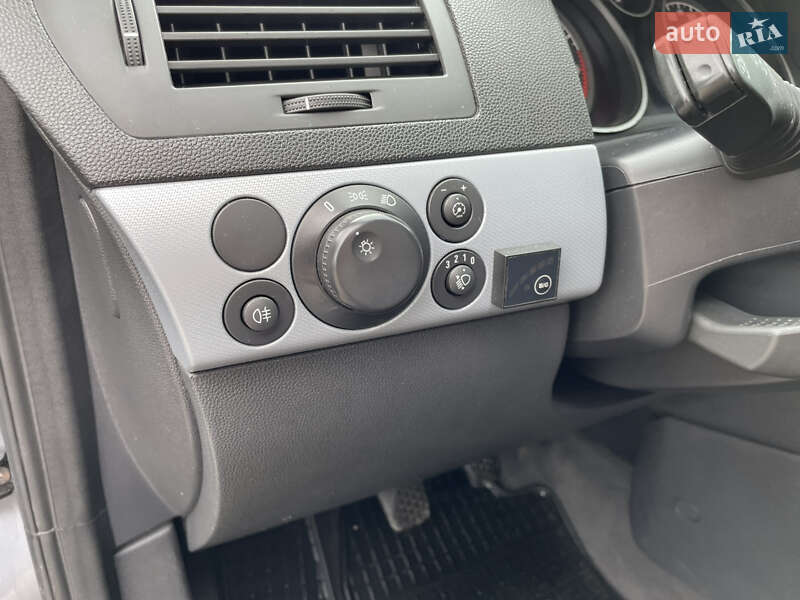Хэтчбек Opel Astra 2006 в Радивилове