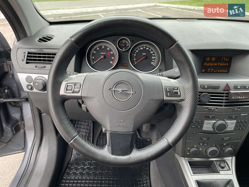 Хэтчбек Opel Astra 2006 в Радивилове