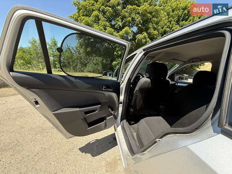 Универсал Opel Astra 2007 в Ивано-Франковске