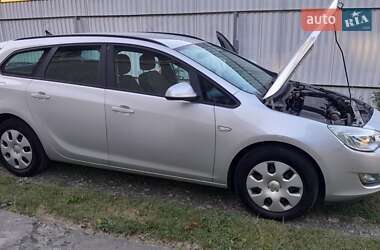 Универсал Opel Astra 2012 в 