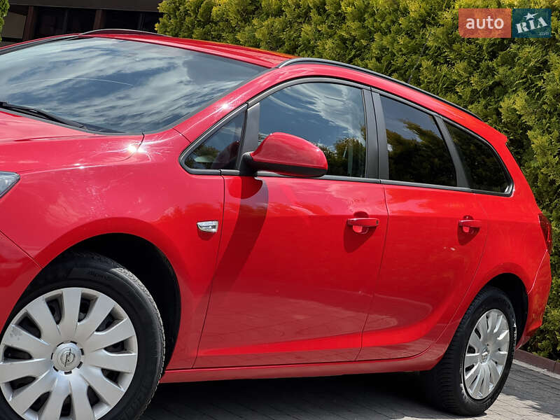 Універсал Opel Astra 2013 в Стрию