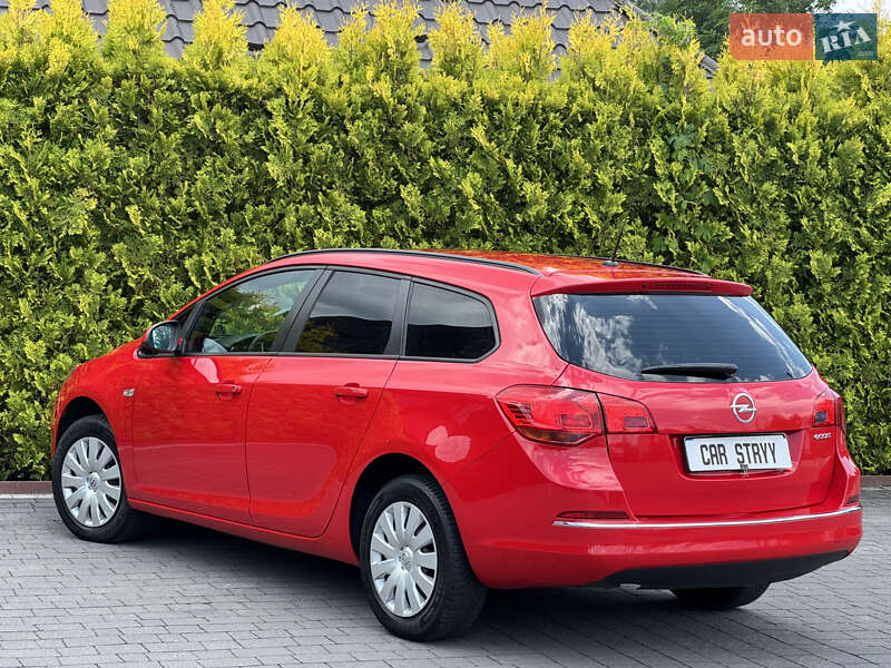 Універсал Opel Astra 2013 в Стрию