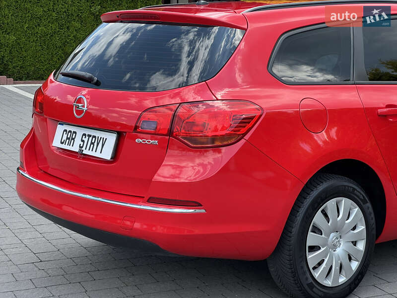 Універсал Opel Astra 2013 в Стрию