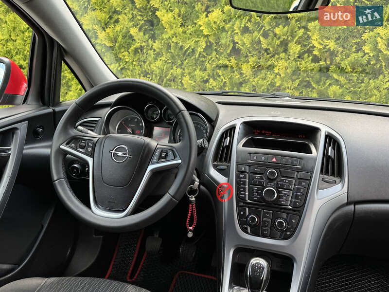 Універсал Opel Astra 2013 в Стрию