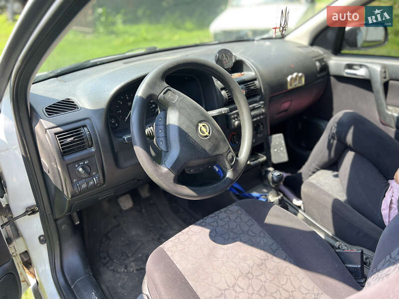 Универсал Opel Astra 2000 в Самборе